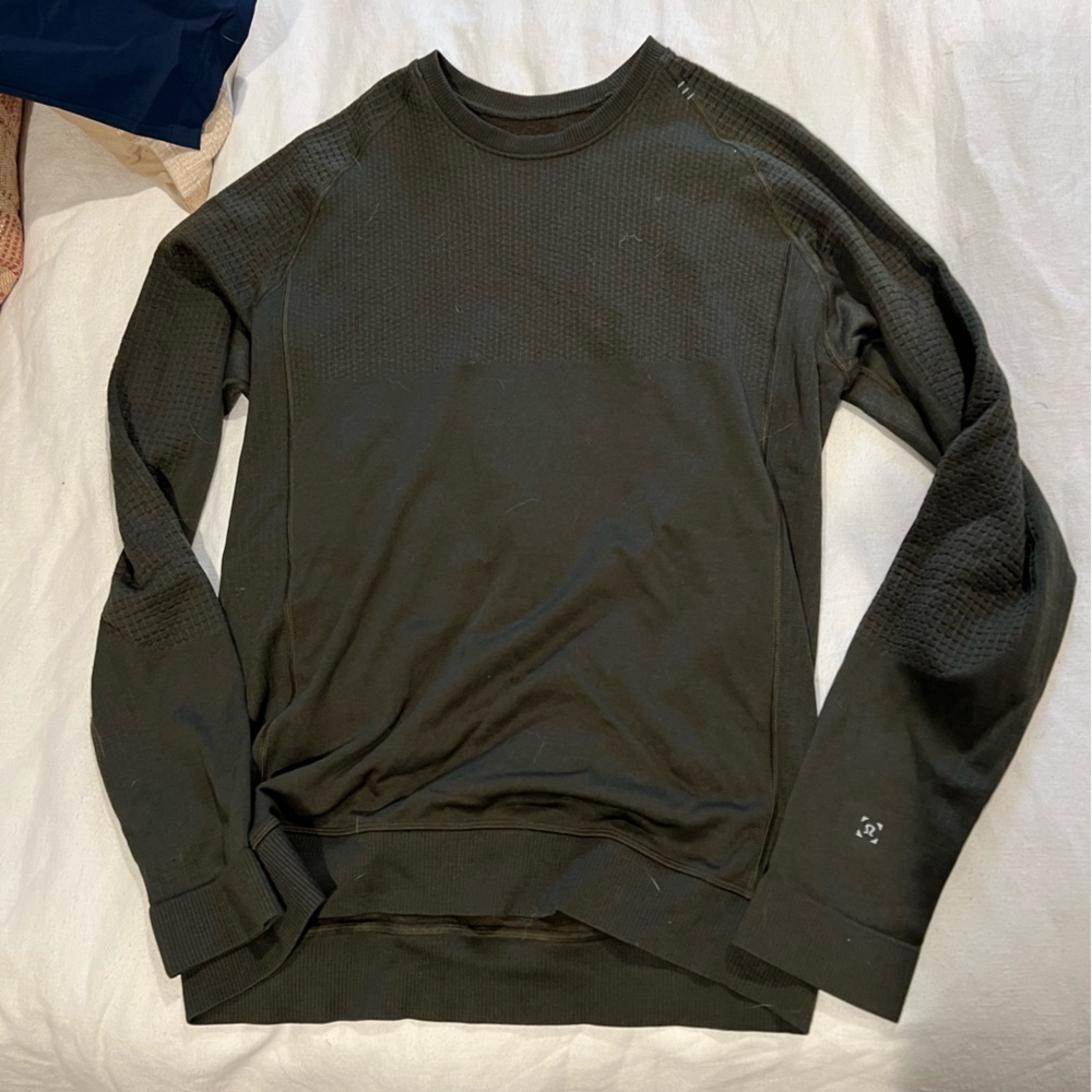 Men’s Lululemon engineered warmth crewneck